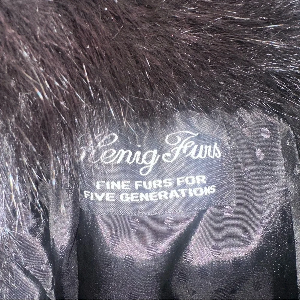 Elegant Black Faux Fur Cape - Picture 2 of 8